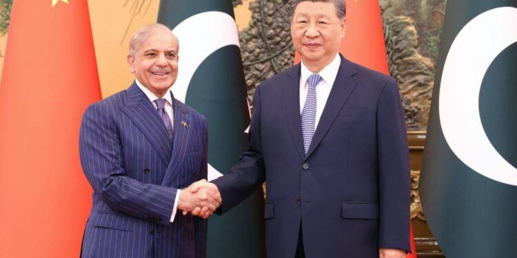 China Pakistan: कश्मीर मुद्दे पर चीन ने फिर अलापा पाकिस्तान का राग, शहबाज शरीफ संग जिनपिंग ने दिया बेतुका बयान | china pakistan joint statement kashmir issue xi jinping shehbaz sharif beijing visit india reaction hindi