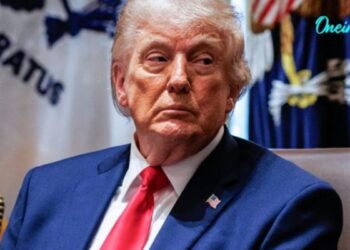 Trump controversy: डोनाल्ड ट्रंप के उड़ गए होश! $10 अरब के घोटाले में फंसे, कुर्सी पर संकट? | donald trump legal trouble 10 billion tax fraud case court orders kennedy center name removal