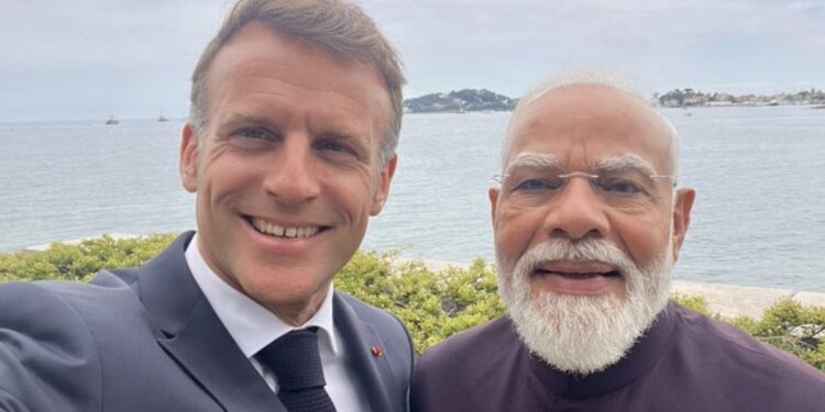 PM Modi France visit: ‘प्रिय मित्र नरेंद्र’, अचानक हिंदी बोलने लगे फ्रांस के राष्ट्रपति मैक्रों, वीडियो वायरल | pm modi france visit emmanuel macron shares video in hindi says france loves you india france friendship