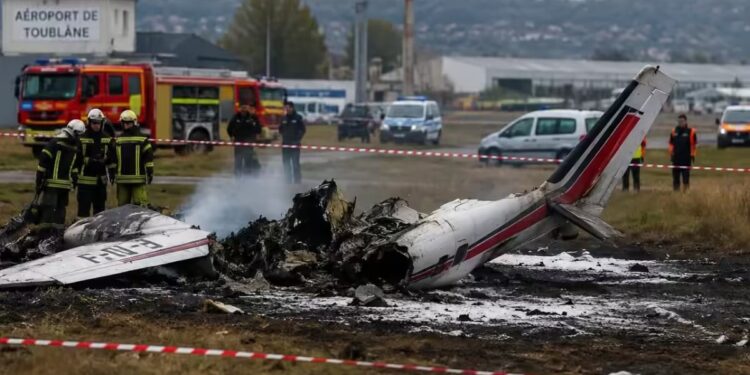 Plane Crash Reason: कैसे फ्रांस के टॉमब्लेन में प्लेन हुआ क्रैश? पायलट समेत 11 लोगों की दर्दनाक मौत | France Tomblaine Plane Crash Reason: 11 Skydivers Dead With Pilot, Know Profile News Hindi