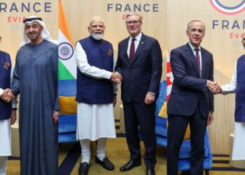 G7 Summit: फ्रांस में PM मोदी की मेगा डिप्लोमेसी, कनाडा-ब्रिटेन समेत 7 देशों के राष्ट्रध्यक्षों से खास मुलाकात | g7 summit 2026 pm modi mega diplomacy in France bilateral meetings with seven world leaders Canada uk