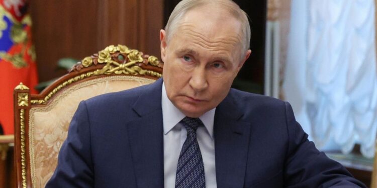 Russia Election: 19 साल बाद चुनावी मैदान में उतरेंगे पुतिन! बचा पाएंगे सत्ता? कहां से आई खबर? | russia-election-putin-popularity-drone-attacks-ukraine-world-news-hindi
