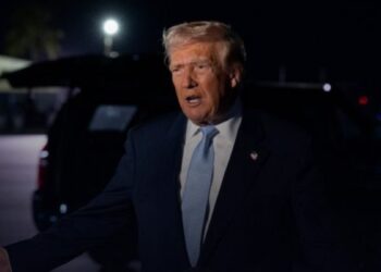 US-Iran Tension: हमले से ठीक पहले युद्ध से पीछे हटे ट्रंप! ईरान पर बमबारी रोकी, कहा-डील पर बनी सहमति | US-Iran Tension Trump Cancels Iran Strikes Bombing Global Peace Deal June 2026 Latest News