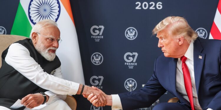 Trump Tariff On India: ‘आप लोग बकवास..’, भारत को लेकर क्यों आगबबूला हुए ट्रंप? व्हाइट हाउस में तीखी बहस | trump-india-tariff-row-white-house-book-revelation-regime-change-world-news-hindi