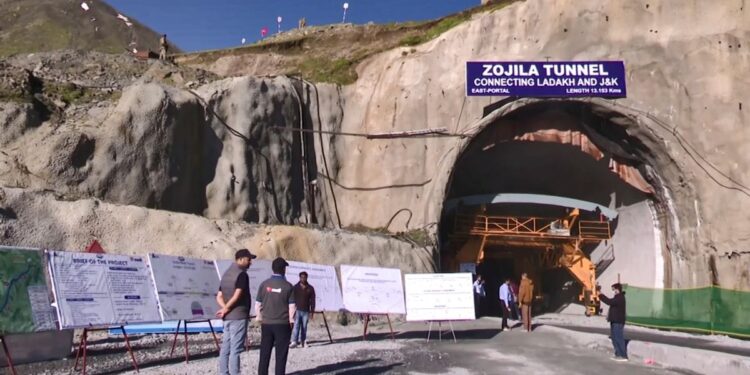 Zojila Pass Tunnel: 3.30 घंटे का रास्ता 20 मिनट में, भारत के लिए क्यों जरूरी थी जोजिला सुरंग, चीन-पाक को टेंशन | zojila-pass-tunnel-breakthrough-india-ladakh-connectivity-strategic-project-world-news-hindi
