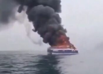 Black Sea Ship Attack: भारतीय जहाज पर मिसाइल अटैक, 2 भारतीय लापता, हफ्ते भर में दूसरा बड़ा हमला | black sea ship attack mv agn Ragnar odesa port two Indian sailors missing news hindi
