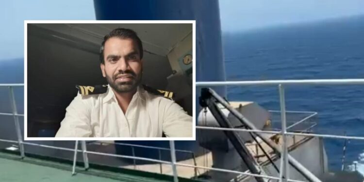 Black Sea Ship Attack: रूसी समुद्री क्षेत्र में बड़ा अटैक, एक भारतीय की मौत, MEA ने जताया विरोध | black sea ship attack indian seaman killed mv omorfi mea condemns russia sea incident