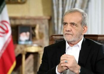 Iran Political Crisis: ईरान में तख्तापलट की कोशिश! राष्ट्रपति पेजेशकियन पर क्यों भड़के कट्टरपंथी? | iran political crisis soft coup allegations president pezeshkian hardliners protest