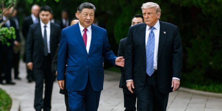 US Election: चीन ने हैक किया था 2020 का अमेरिकी चुनाव? 2.78 लाख फर्जी वोटरों ने डाले वोट! कैसे बाहर आई बात? | US Election 2020, Donald Trump, Trump Election Fraud Claims, China Election Interference, China Voter Data Leak, US Election Security, FBI Investigation, DNI Investigation, US Voter Database, US Election Hack, Trump China Allegations, 2020 Presidential Election, Election Fraud News, Non Citizen Voting USA, US Politics, White House News, Donald Trump News, China Cyber Attack, American Election System, US Election Controversy