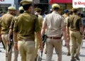 नोएडा में नाबालिग बेटे ने पिता की हत्या के बाद मेट्रो के आगे कूदकर दी थी जान, मोबाइल फोन भी ले गया साथ, Ncr Hindi News