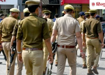 नोएडा में नाबालिग बेटे ने पिता की हत्या के बाद मेट्रो के आगे कूदकर दी थी जान, मोबाइल फोन भी ले गया साथ, Ncr Hindi News