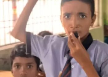 टीचर ने अटेंडेंस के बहाने बच्चों को याद करा दिया पूरा Periodic Table, वायरल हुआ ये आसान तरीका