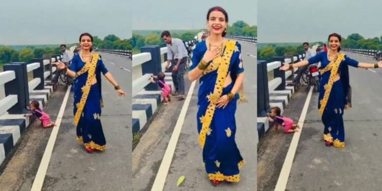 लाइक्स और व्यूज के चक्कर में फ्लाइओवर पर छोड़ा मासूम, लोग बोले- पागल ही हो गई वीडियो के चक्कर में?