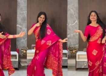 महिला ने साड़ी में किया ऐसा जबरदस्त डांस, चुनरी चुनरी, साड़ी में शानदार मूव्स और एक्सप्रेशन ने मचाई धूम