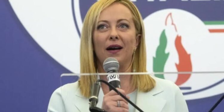 Italy Elections: जॉर्जिया मेलोनी के खिलाफ इटली का Gen Z, 30% से भी नीचे गिरा समर्थन, खतरे में PM की कुर्सी | italy pm giorgia meloni youth support drops below 30 percent 2027 polls