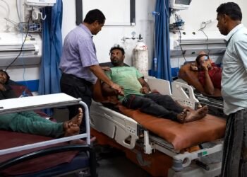 लाल सागर में भारतीय जहाज पर किसने और क्यों किया हमला? क्या बोला सऊदी अरब? | Indian Cargo Ship MSV Faize Noore Oliya Sinks After Attack Near Yemen; All 13 Indian Crew Members Rescued