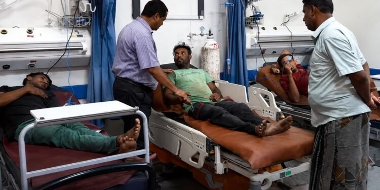 लाल सागर में भारतीय जहाज पर किसने और क्यों किया हमला? क्या बोला सऊदी अरब? | Indian Cargo Ship MSV Faize Noore Oliya Sinks After Attack Near Yemen; All 13 Indian Crew Members Rescued