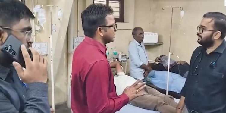 गुजरात के भावनगर में जहरीली शराब से अब तक सात लोगों की मौत, करीब 28 लोग अस्पताल में भर्ती, चार पुलिसकर्मी निलंबित