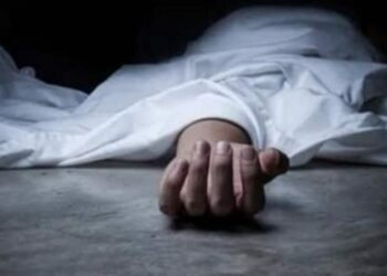 डबल मर्डर से सनसनी, पति ने पत्नी और बेटी की ली जान, दूसरी बेटी को घोंपा चाकू, अस्पताल में भर्ती