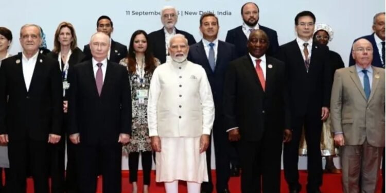 ट्रंप की टैरिफ नीतियों के खिलाफ एकजुट हुआ BRICS, एकतरफा टैरिफ के खिलाफ दी चेतावनी | BRICS Leaders Express Deep Concern Over Rising Tariffs and Protectionism in New Delhi Declaration
