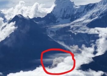 नेपाल में आई बाढ़ से पहले ग्लेशियर ढहने का Video ड्रोन में कैद, देखिए आखिर हुआ क्या था, जिसने मचाई तबाही | nepal flood before glacier collapse drone video tibet langtang lirung glacier bhotekoshi trishuli river flood death toll missing people
