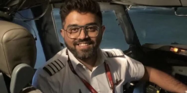 कैप्टन स्मित माछर पर हमला करने वाला को-पायलट कौन? 34 हजार फीट पर खतरे में डाली 180 लोगों की जान | Flydubai FZ1073 Mid-Air Terror Who is the Omani Co-Pilot Who Attacked Captain Smit Machchhar at 34,000 Feet?