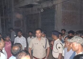 बिहार में अपराधियों के हौसले बुलंद! नवादा में दुकान बंद कर घर लौट रहे सर्राफ से लूट, पीछा करने पर बदमाशों ने चलाई गोली